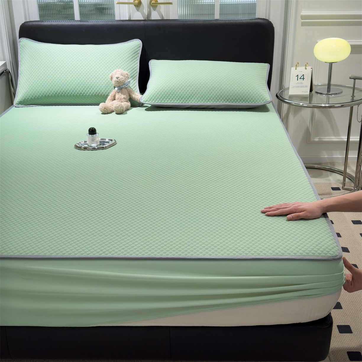 91家纺网 家纺一手货源 找家纺 乐家欣 2025新款A类5A抗菌级针织豆豆床笠系列 豆豆床笠-松绿