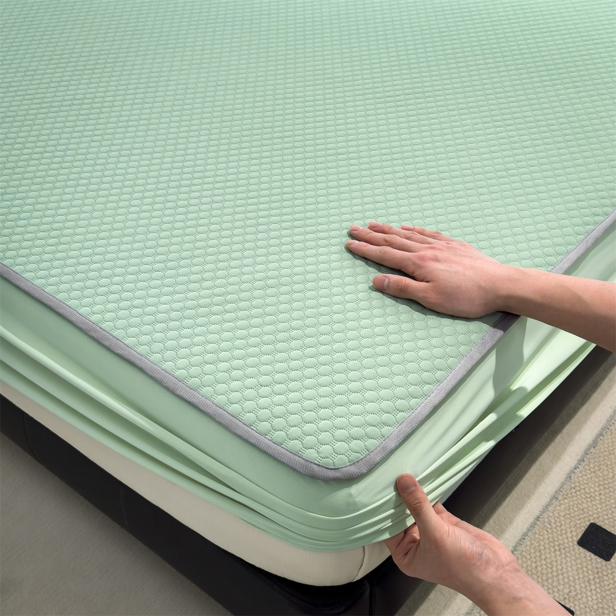 91家纺网 家纺一手货源 找家纺 乐家欣 2025新款A类5A抗菌级针织豆豆床笠系列 豆豆床笠-松绿