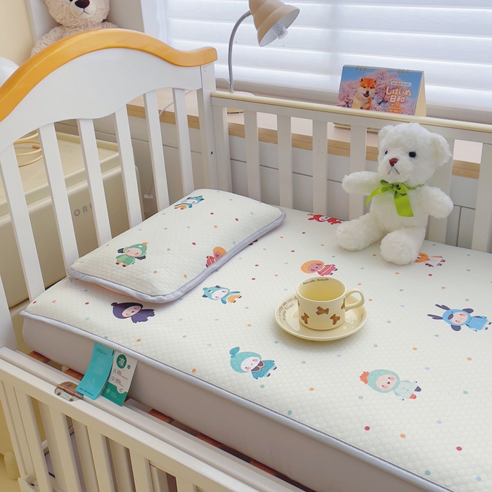 91家纺网 家纺一手货源 找家纺 小叮当家纺仓储工厂店 （提供买家秀 爆款花型 不断货）2025新款冰豆豆儿童卡通凉席床笠 波点小熊