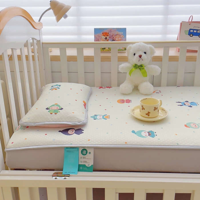 91家纺网 家纺一手货源 找家纺 小叮当家纺仓储工厂店 （提供买家秀 爆款花型 不断货）2025新款冰豆豆儿童卡通凉席床笠 波点小熊