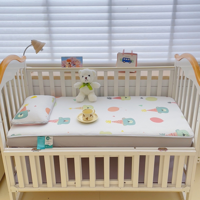 91家纺网 家纺一手货源 找家纺 小叮当家纺仓储工厂店 （提供买家秀 爆款花型 不断货）2025新款冰豆豆儿童卡通凉席床笠 菠萝小熊