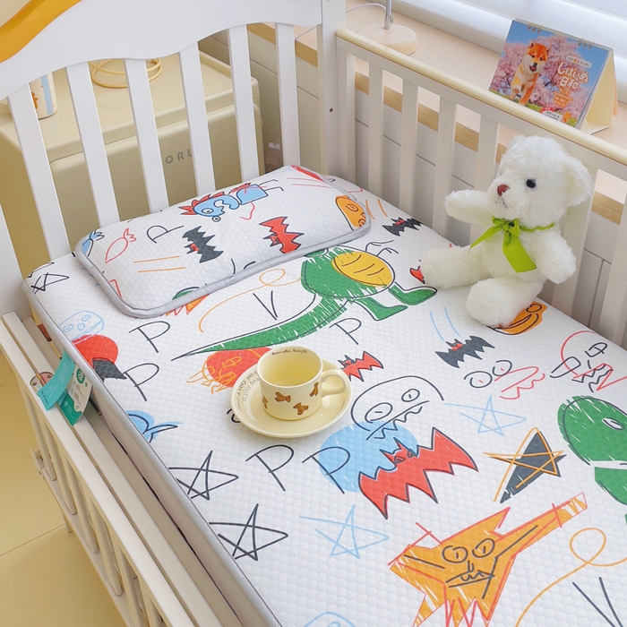 91家纺网 家纺一手货源 找家纺 小叮当家纺仓储工厂店 （提供买家秀 爆款花型 不断货）2025新款冰豆豆儿童卡通凉席床笠 恐龙