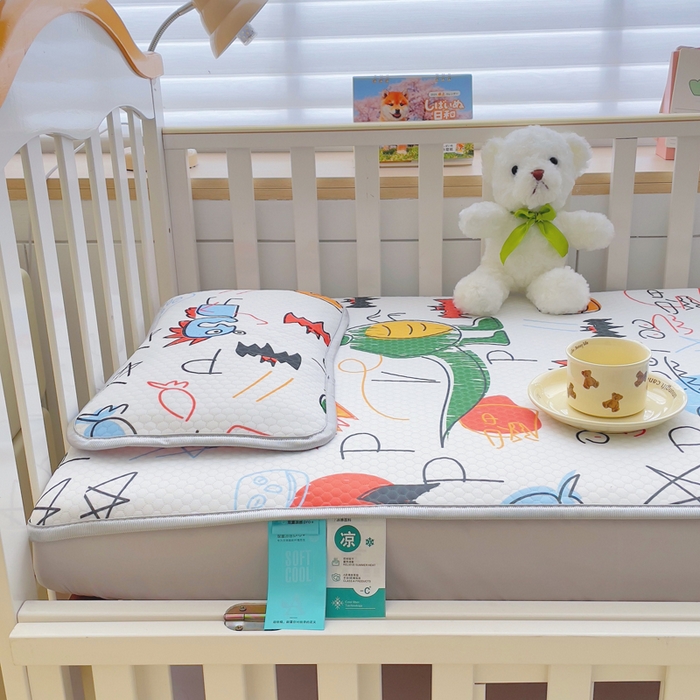 91家纺网 家纺一手货源 找家纺 小叮当家纺仓储工厂店 （提供买家秀 爆款花型 不断货）2025新款冰豆豆儿童卡通凉席床笠 恐龙