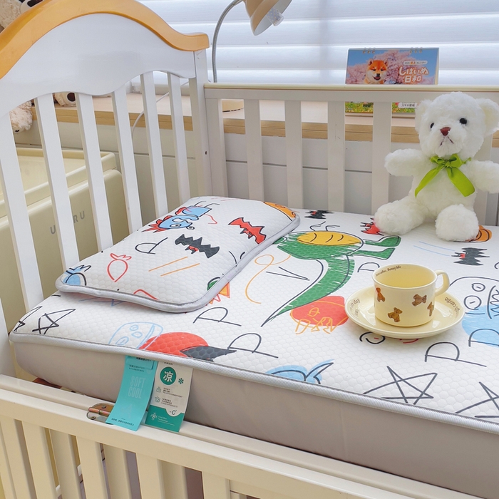 91家纺网 家纺一手货源 找家纺 小叮当家纺仓储工厂店 （提供买家秀 爆款花型 不断货）2025新款冰豆豆儿童卡通凉席床笠 恐龙