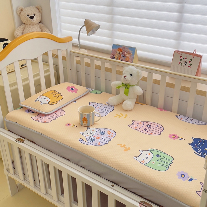 91家纺网 家纺一手货源 找家纺 小叮当家纺仓储工厂店 （提供买家秀 爆款花型 不断货）2025新款冰豆豆儿童卡通凉席床笠 小猫