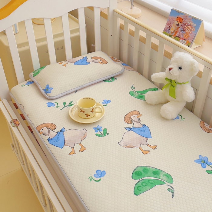 91家纺网 家纺一手货源 找家纺 小叮当家纺仓储工厂店 （提供买家秀 爆款花型 不断货）2025新款冰豆豆儿童卡通凉席床笠 小鸭子