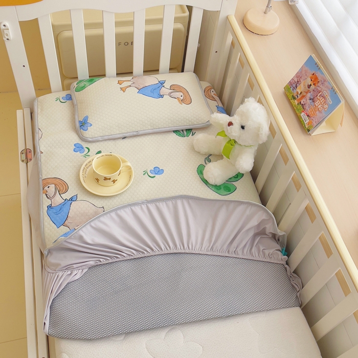 91家纺网 家纺一手货源 找家纺 小叮当家纺仓储工厂店 （提供买家秀 爆款花型 不断货）2025新款冰豆豆儿童卡通凉席床笠 小鸭子