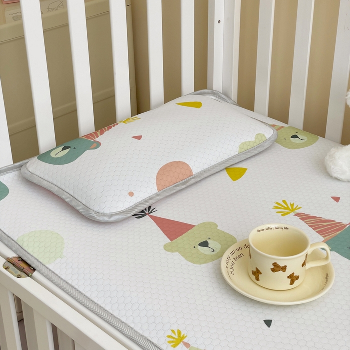 91家纺网 家纺一手货源 找家纺 小叮当家纺仓储工厂店 （提供买家秀 爆款花型 不断货）2025新款冰豆豆儿童卡通凉席床席 菠萝小熊