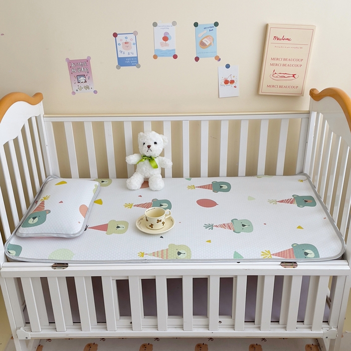 91家纺网 家纺一手货源 找家纺 小叮当家纺仓储工厂店 （提供买家秀 爆款花型 不断货）2025新款冰豆豆儿童卡通凉席床席 菠萝小熊