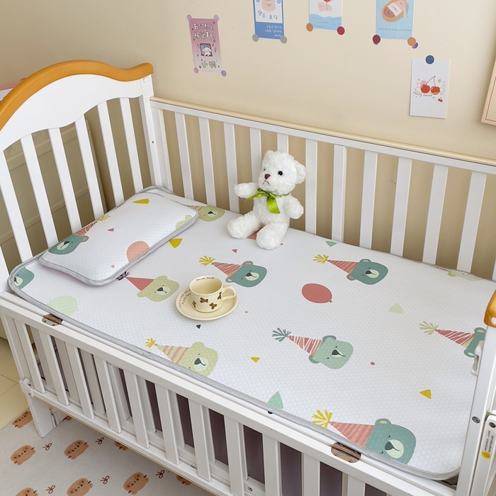 91家纺网 家纺一手货源 找家纺 小叮当家纺仓储工厂店 （提供买家秀 爆款花型 不断货）2025新款冰豆豆儿童卡通凉席床席 菠萝小熊