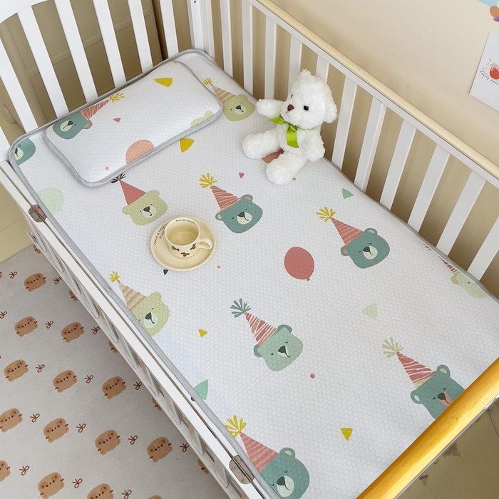 91家纺网 家纺一手货源 找家纺 小叮当家纺仓储工厂店 （提供买家秀 爆款花型 不断货）2025新款冰豆豆儿童卡通凉席床席 菠萝小熊