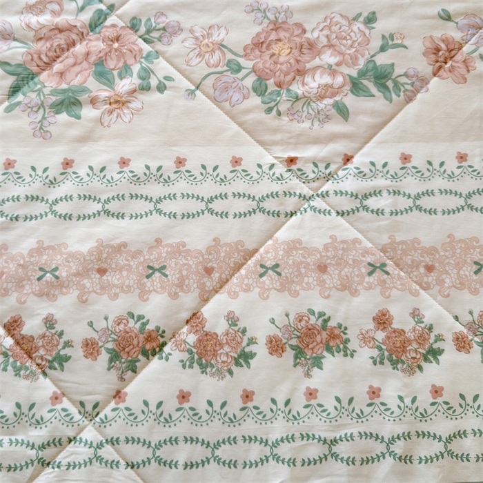 91家纺网 家纺一手货源 找家纺 蓝雀翎 2025新款全棉印花新疆棉花夏被 恋薇