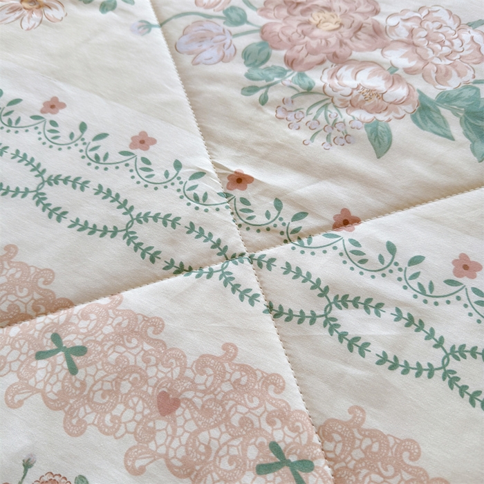 91家纺网 家纺一手货源 找家纺 蓝雀翎 2025新款全棉印花新疆棉花夏被 恋薇