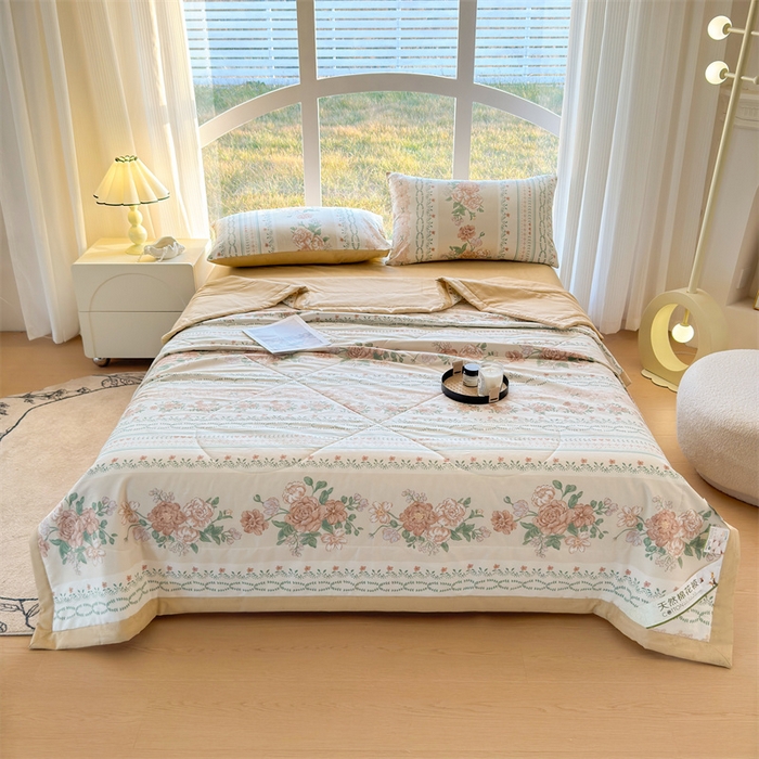 91家纺网 家纺一手货源 找家纺 蓝雀翎 2025新款全棉印花新疆棉花夏被 恋薇