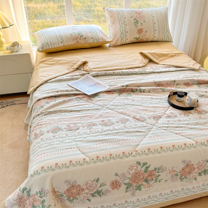 91家纺网 家纺一手货源 找家纺 蓝雀翎 2025新款全棉印花新疆棉花夏被 恋薇