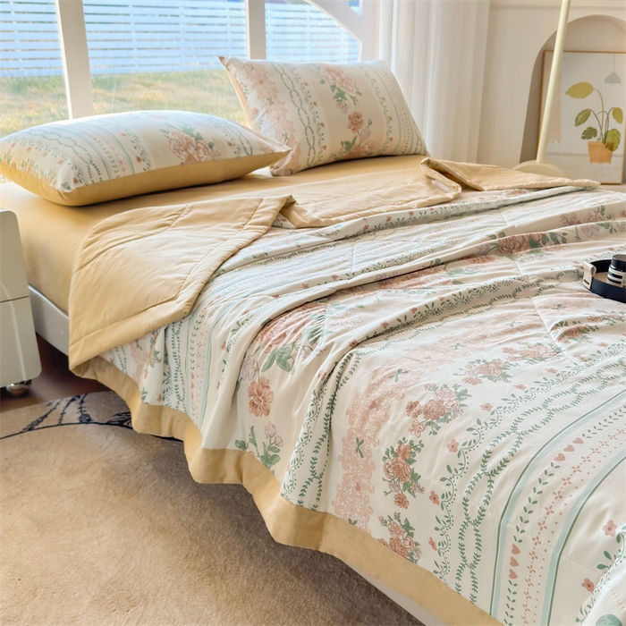 91家纺网 家纺一手货源 找家纺 蓝雀翎 2025新款全棉印花新疆棉花夏被 恋薇