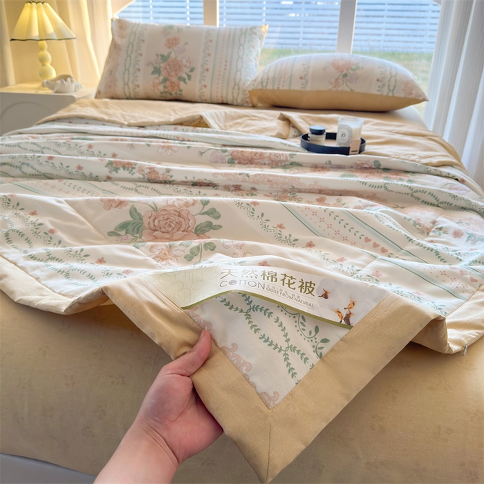 91家纺网 家纺一手货源 找家纺 蓝雀翎 2025新款全棉印花新疆棉花夏被 恋薇