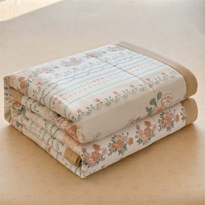 91家纺网 家纺一手货源 找家纺 蓝雀翎 2025新款全棉印花新疆棉花夏被 恋薇