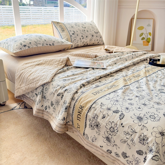 91家纺网 家纺一手货源 找家纺 蓝雀翎 2025新款全棉印花新疆棉花夏被 迪克奥莱