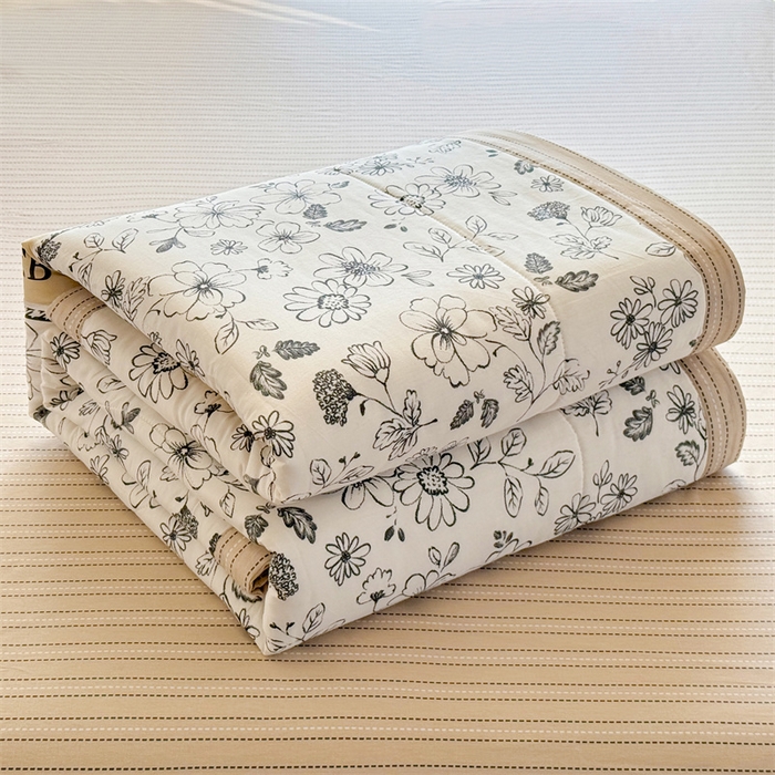 91家纺网 家纺一手货源 找家纺 蓝雀翎 2025新款全棉印花新疆棉花夏被 迪克奥莱