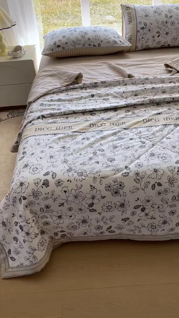 91家纺网 家纺一手货源 找家纺 蓝雀翎 2025新款全棉印花新疆棉花夏被 迪克奥莱