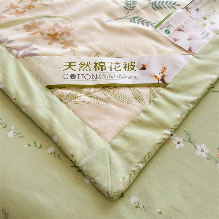 91家纺网 家纺一手货源 找家纺 蓝雀翎 2025新款全棉印花新疆棉花夏被 芳草梦恋