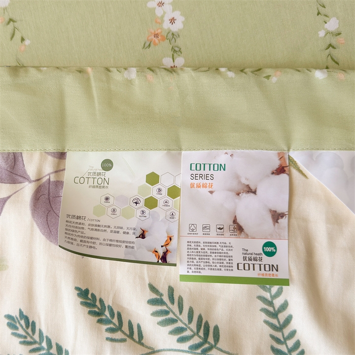 91家纺网 家纺一手货源 找家纺 蓝雀翎 2025新款全棉印花新疆棉花夏被 芳草梦恋