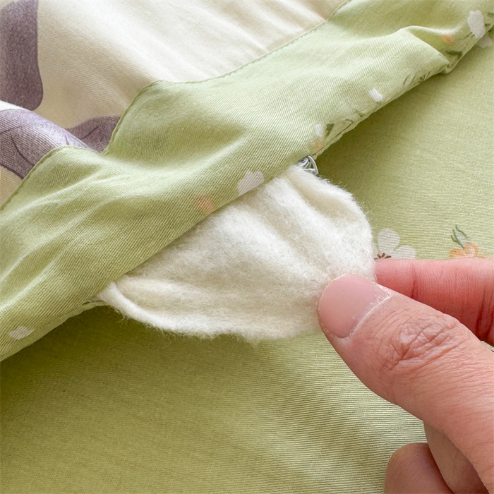 91家纺网 家纺一手货源 找家纺 蓝雀翎 2025新款全棉印花新疆棉花夏被 芳草梦恋