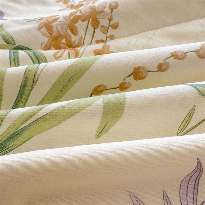 91家纺网 家纺一手货源 找家纺 蓝雀翎 2025新款全棉印花新疆棉花夏被 芳草梦恋