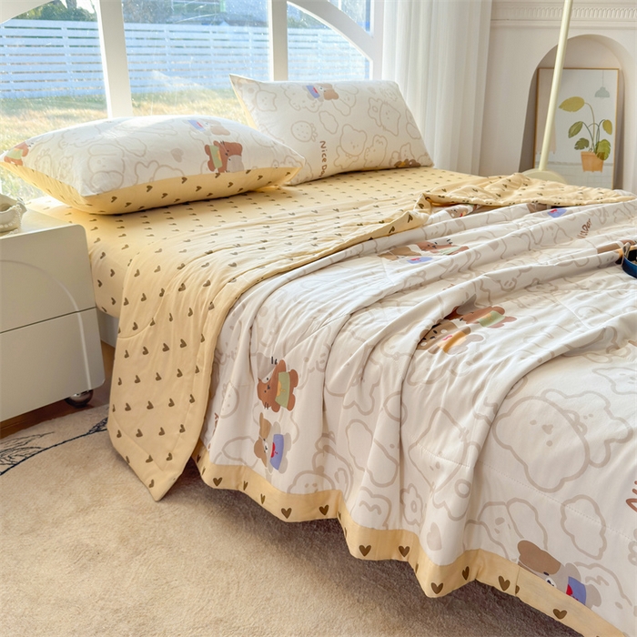 91家纺网 家纺一手货源 找家纺 蓝雀翎 2025新款全棉印花新疆棉花夏被 快乐童伴