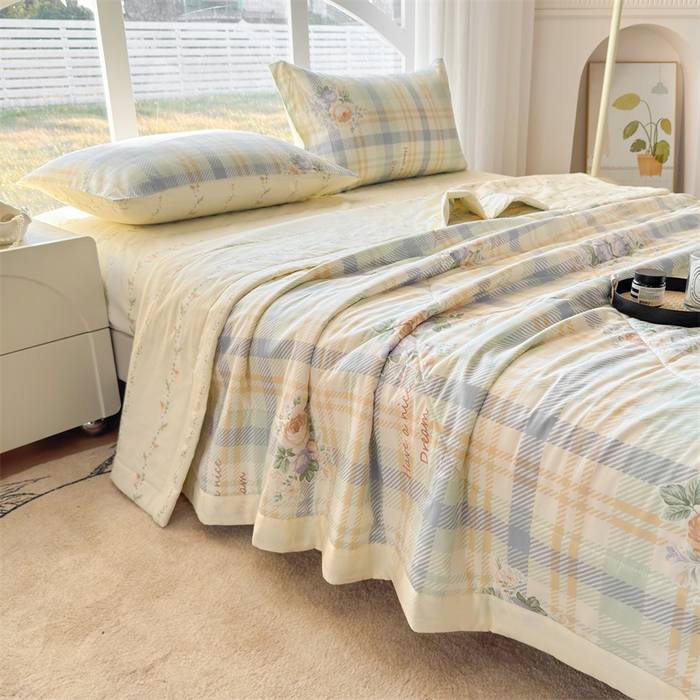 91家纺网 家纺一手货源 找家纺 蓝雀翎 2025新款全棉印花新疆棉花夏被 浪漫花香