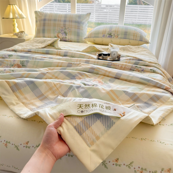 91家纺网 家纺一手货源 找家纺 蓝雀翎 2025新款全棉印花新疆棉花夏被 浪漫花香