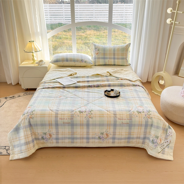 91家纺网 家纺一手货源 找家纺 蓝雀翎 2025新款全棉印花新疆棉花夏被 浪漫花香