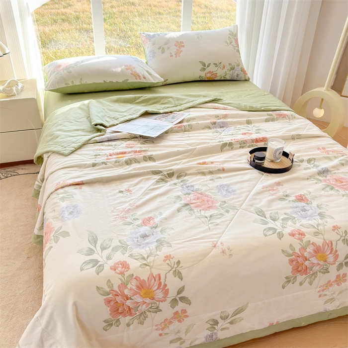 91家纺网 家纺一手货源 找家纺 蓝雀翎 2025新款全棉印花新疆棉花夏被 漫日之夏