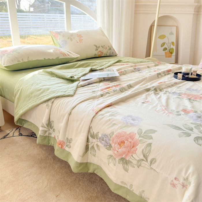 91家纺网 家纺一手货源 找家纺 蓝雀翎 2025新款全棉印花新疆棉花夏被 漫日之夏