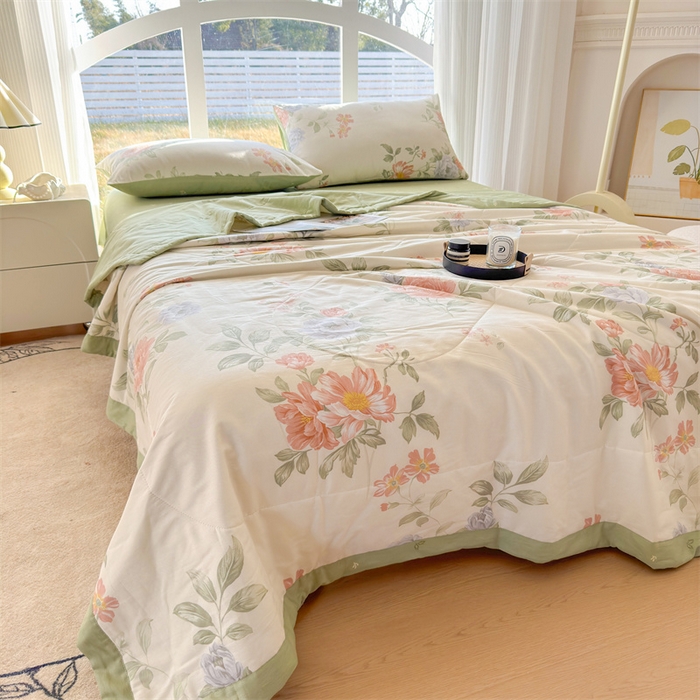 91家纺网 家纺一手货源 找家纺 蓝雀翎 2025新款全棉印花新疆棉花夏被 漫日之夏