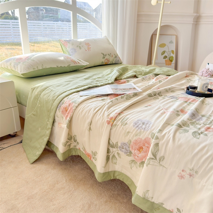 91家纺网 家纺一手货源 找家纺 蓝雀翎 2025新款全棉印花新疆棉花夏被 漫日之夏