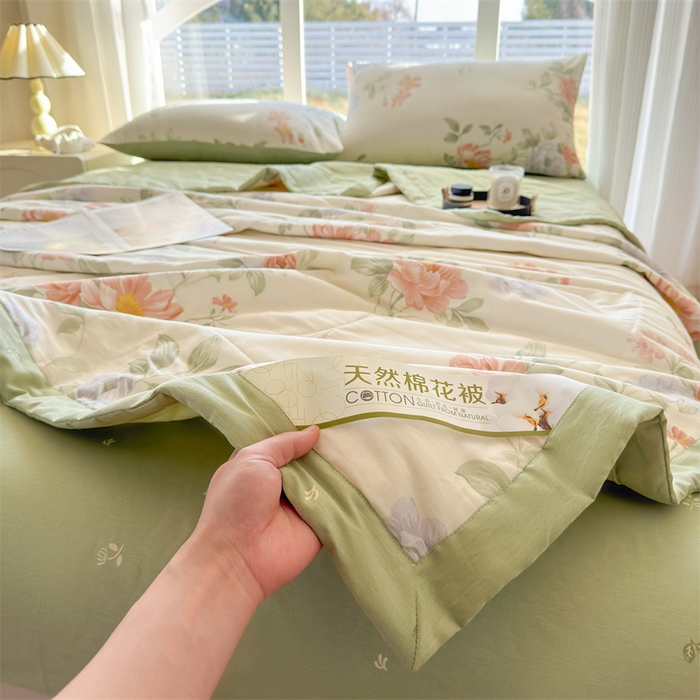 91家纺网 家纺一手货源 找家纺 蓝雀翎 2025新款全棉印花新疆棉花夏被 漫日之夏