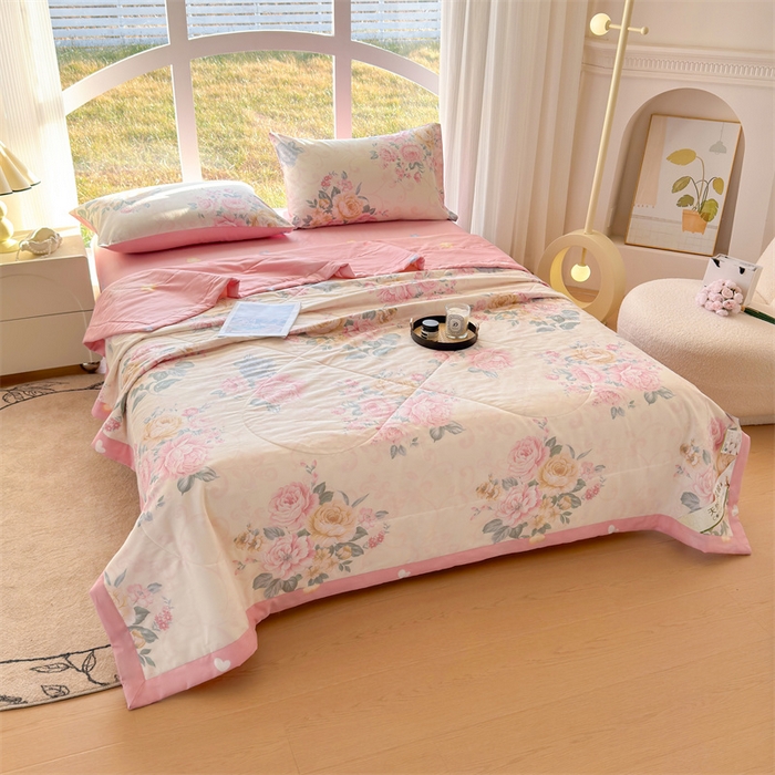 91家纺网 家纺一手货源 找家纺 蓝雀翎 2025新款全棉印花新疆棉花夏被 倾城之恋