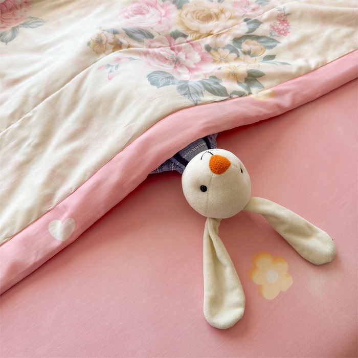 91家纺网 家纺一手货源 找家纺 蓝雀翎 2025新款全棉印花新疆棉花夏被 倾城之恋