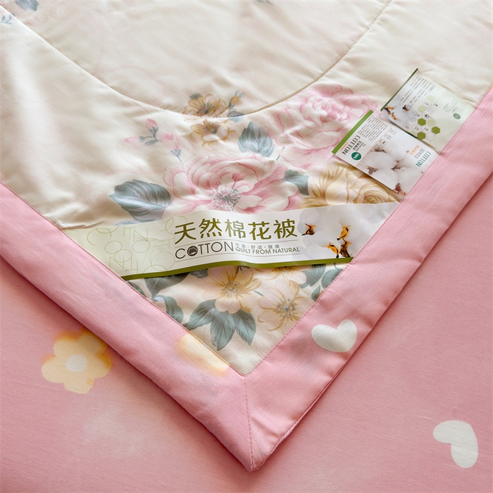 91家纺网 家纺一手货源 找家纺 蓝雀翎 2025新款全棉印花新疆棉花夏被 倾城之恋