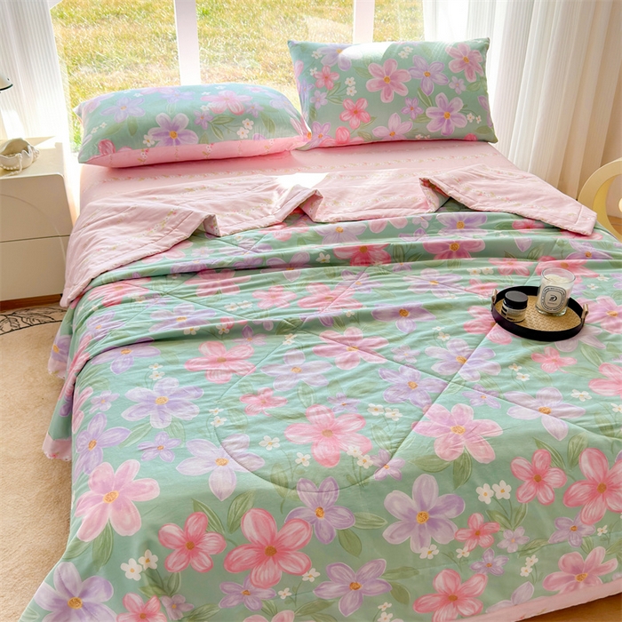 91家纺网 家纺一手货源 找家纺 蓝雀翎 2025新款全棉印花新疆棉花夏被 午后馨香