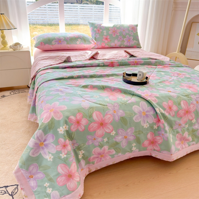 91家纺网 家纺一手货源 找家纺 蓝雀翎 2025新款全棉印花新疆棉花夏被 午后馨香