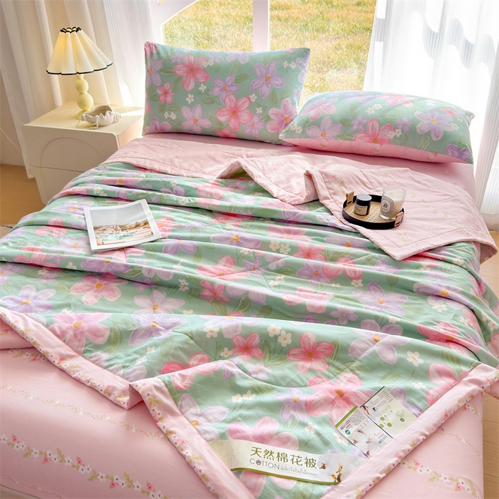 91家纺网 家纺一手货源 找家纺 蓝雀翎 2025新款全棉印花新疆棉花夏被 午后馨香