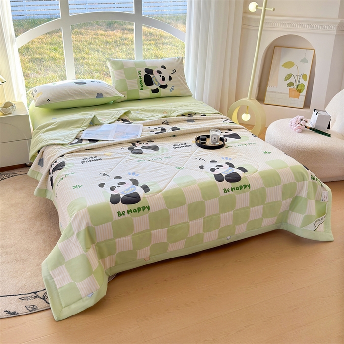 91家纺网 家纺一手货源 找家纺 蓝雀翎 2025新款全棉印花新疆棉花夏被 小熊猫