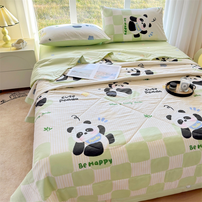 91家纺网 家纺一手货源 找家纺 蓝雀翎 2025新款全棉印花新疆棉花夏被 小熊猫