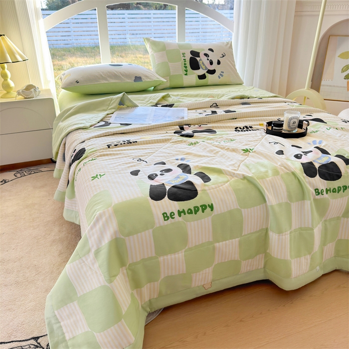 91家纺网 家纺一手货源 找家纺 蓝雀翎 2025新款全棉印花新疆棉花夏被 小熊猫