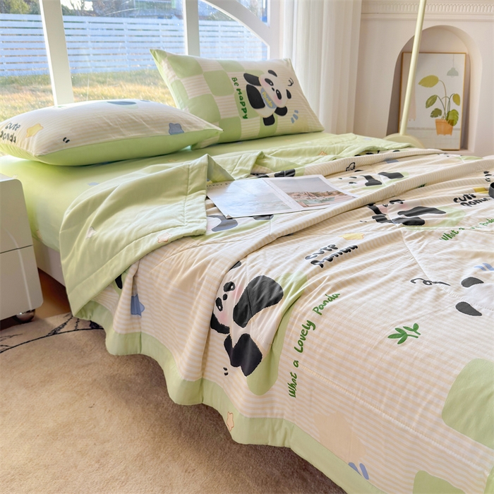 91家纺网 家纺一手货源 找家纺 蓝雀翎 2025新款全棉印花新疆棉花夏被 小熊猫