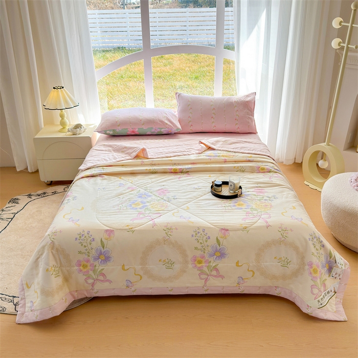 91家纺网 家纺一手货源 找家纺 蓝雀翎 2025新款全棉印花新疆棉花夏被 心怡如初