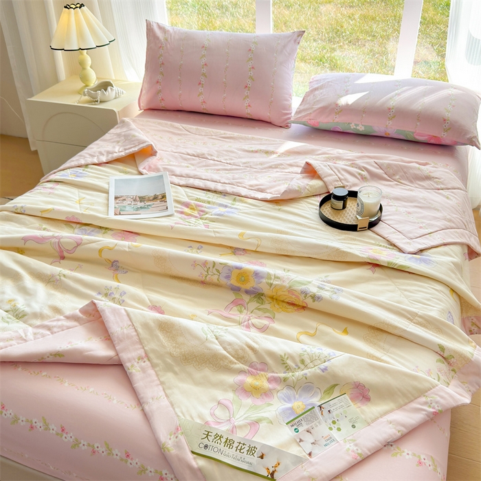 91家纺网 家纺一手货源 找家纺 蓝雀翎 2025新款全棉印花新疆棉花夏被 心怡如初